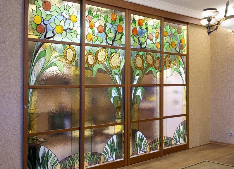 Роспись стекла раздвижной двери-ширмы